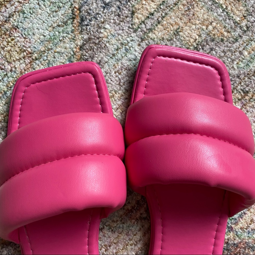 🚫🚫sold🚫🚫💗Hot Pink Slide Sandals - Picture 3 of 6